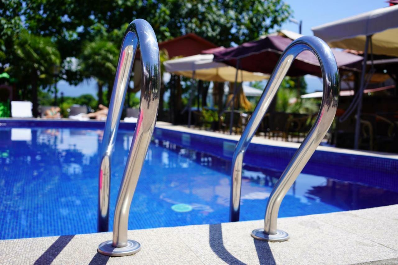 Ponto Hotel Kobuleti ภายนอก รูปภาพ
